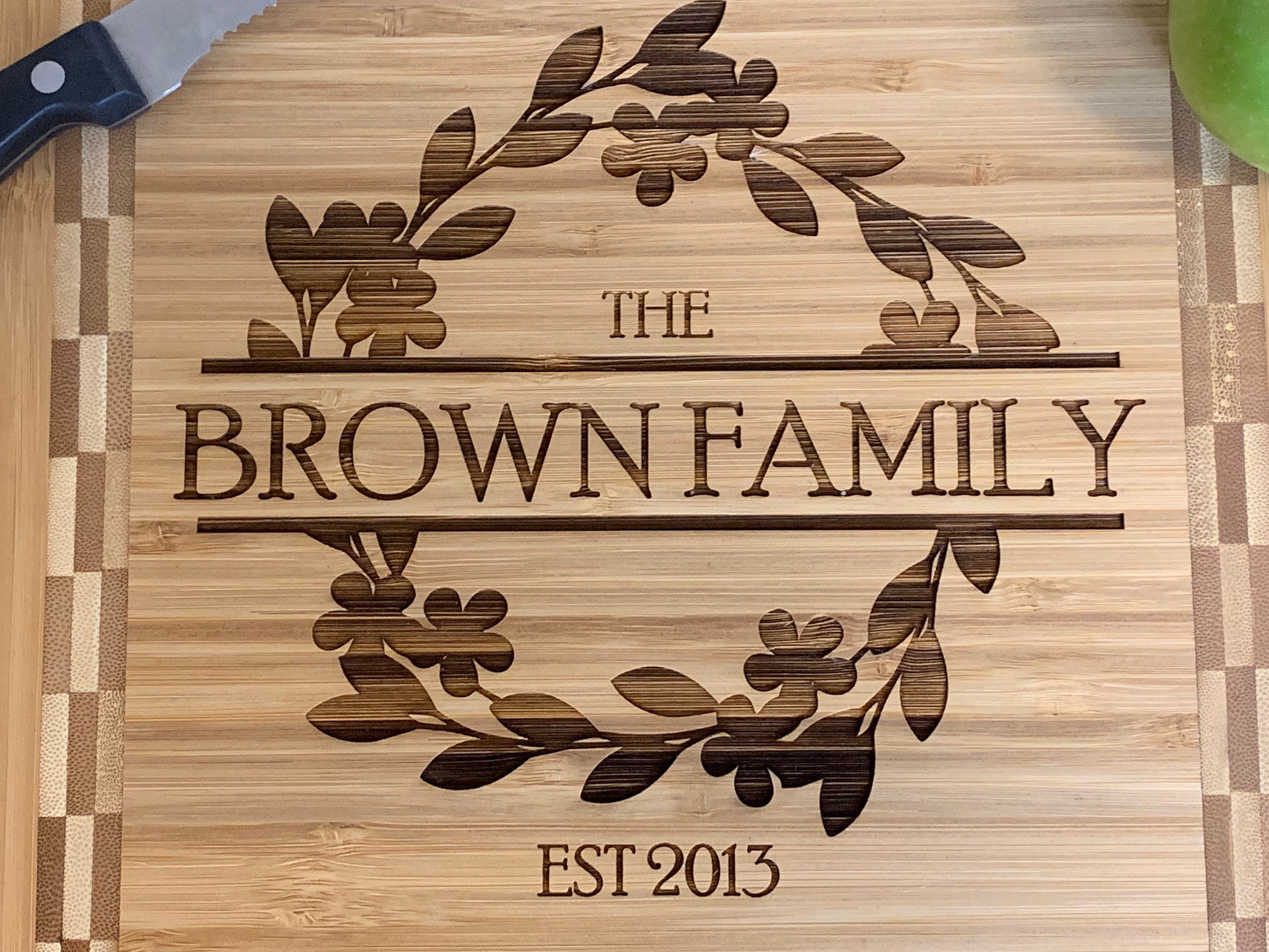 LPCB036 Personalized Cutting Board Personalized Family Wreath